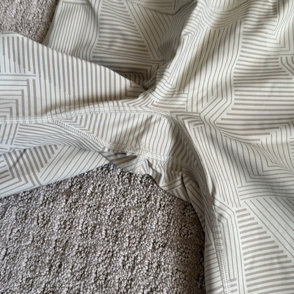 NWT GymShark high waisted biker shorts sandy brown size small - Picture 4 of 5